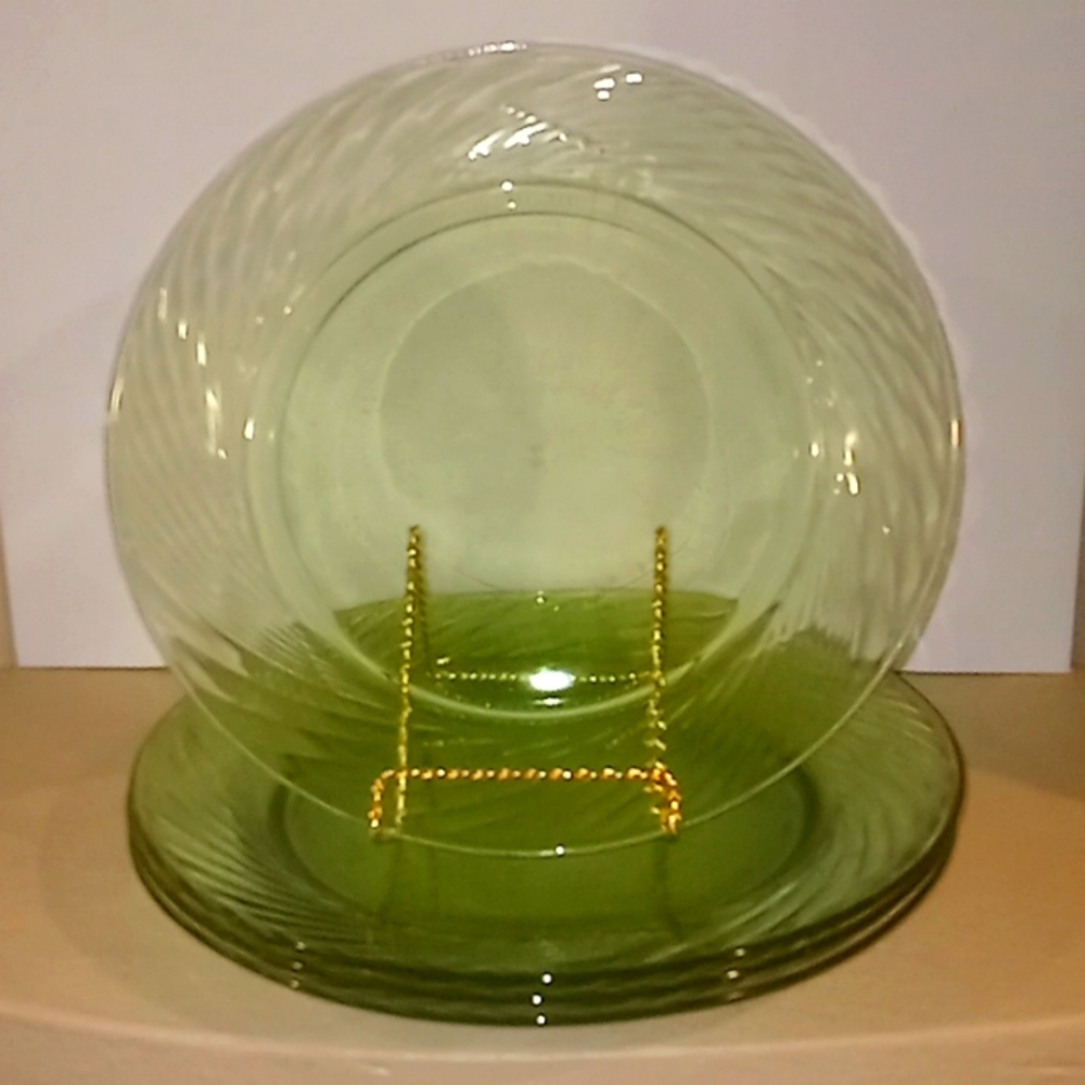 Vintage Pyrex Festiva Spring Green 4 Glass Salad Plates
